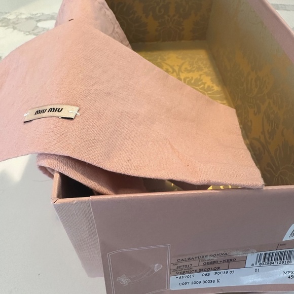 Miu Miu Black and Cream Flats - Picture 5 of 5